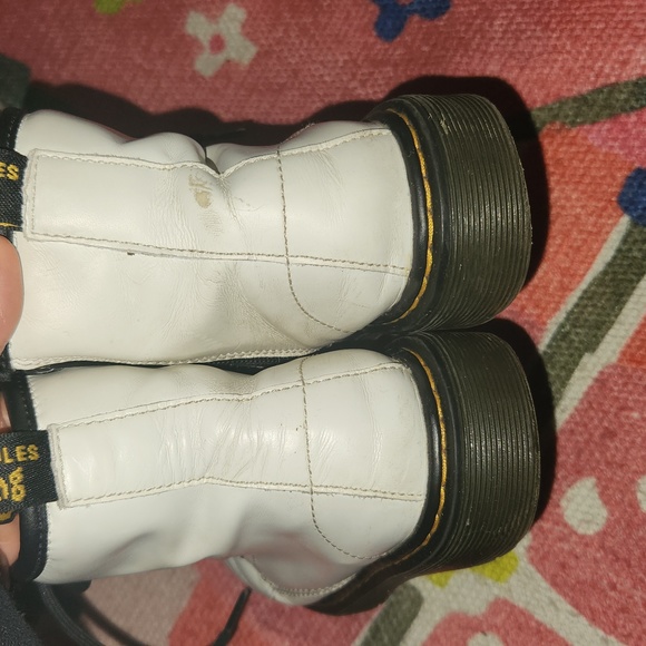 Dr Martens whitw boots.size 2 - Picture 8 of 8